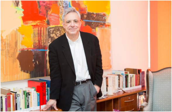 Մարդը գնացել է Եվրոպական խորհրդարանում պատմում է` եկեղեցու եպիսկոպոսները խախտել են ինչ-որ իրեն հայտնի հոգևոր կանոններ, ազդեցության գործակալներ են և ուզում են խանգարել իր «խաղաղությանը»